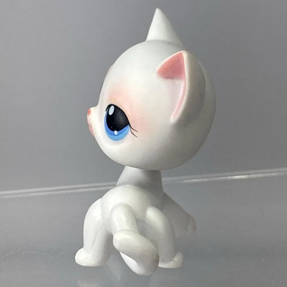 Littlest Pet Shop Authentic LPS #64 White Shorthair Cat Blue Dot Eyes Pink Ears